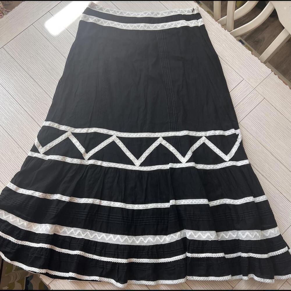 NWT Zara basic cotton full a line skirt. Black and white geometric.Side zip.boho